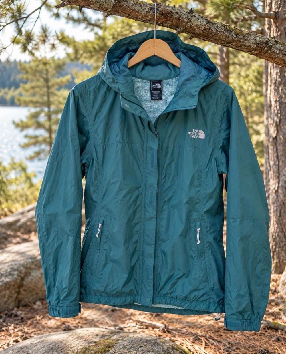 The North Face HyVent Rain Jacket Size M Teal Hooded